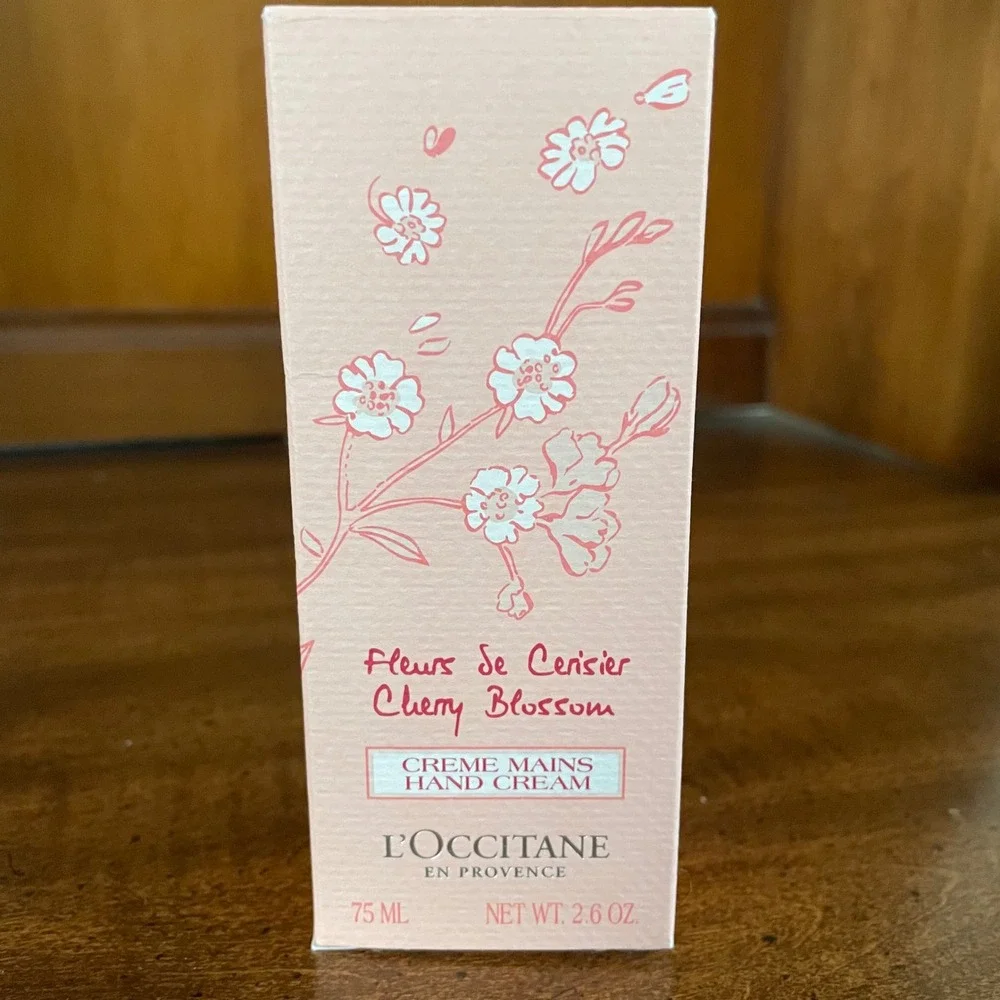 NEW L'Occitane Cherry Blossom‎ Hand Cream 2.6 oz and Shower Gel 2.5 oz Set